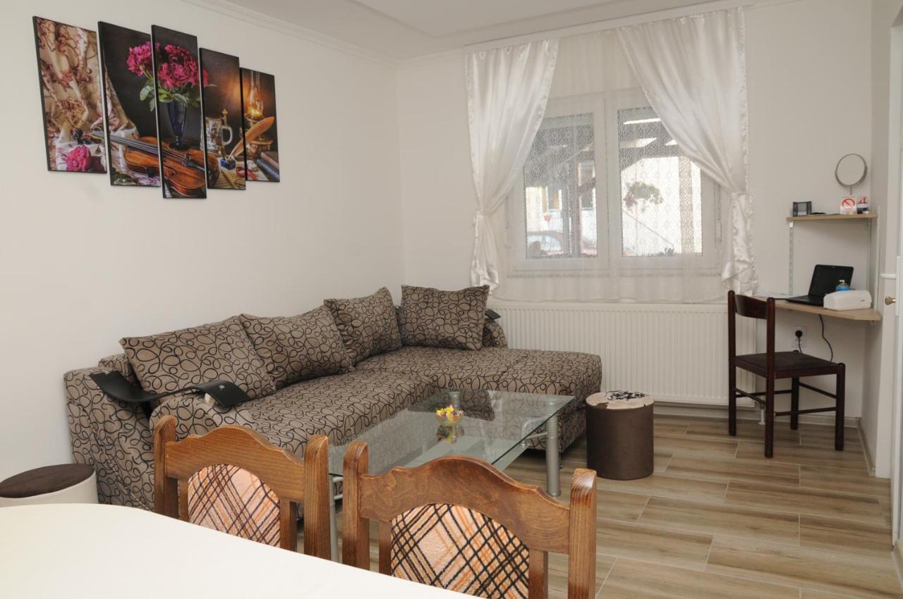 Favorit Apartments Cacak Luaran gambar