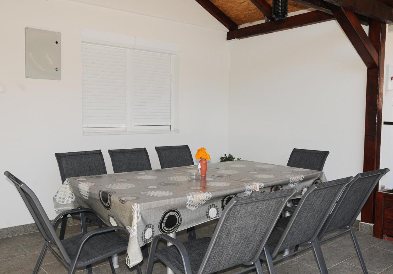 Favorit Apartments Cacak Luaran gambar