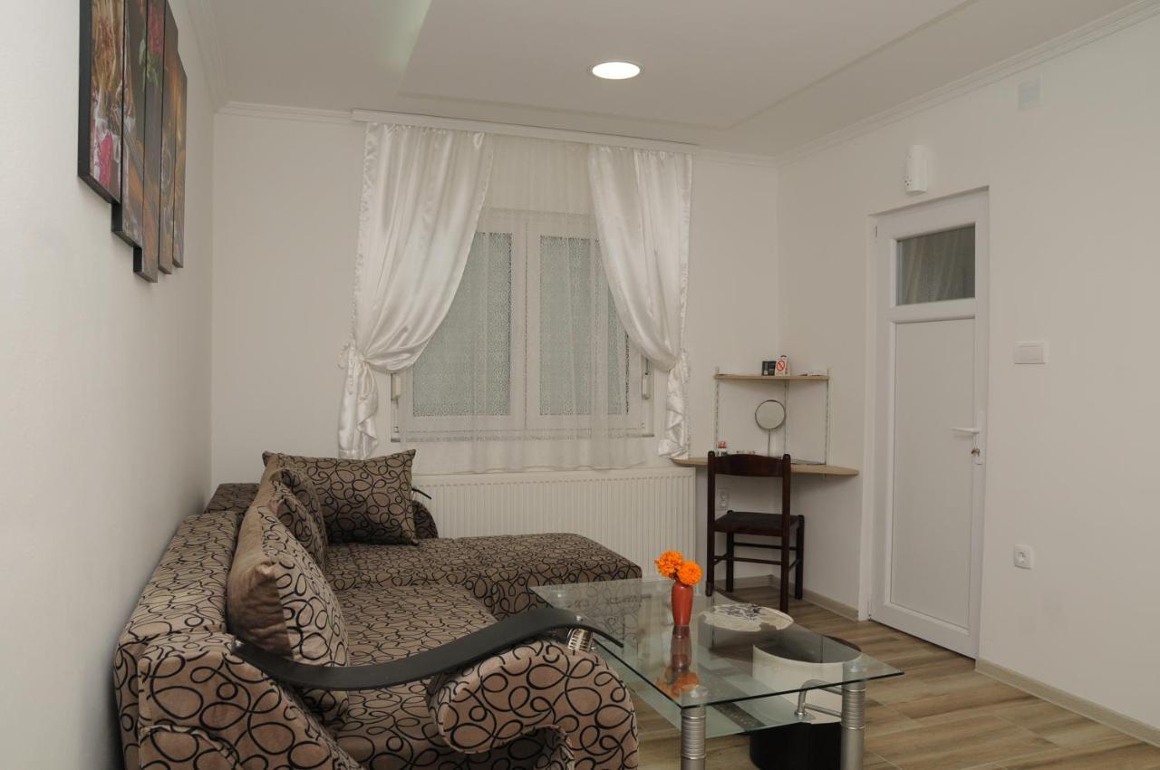 Favorit Apartments Cacak Luaran gambar
