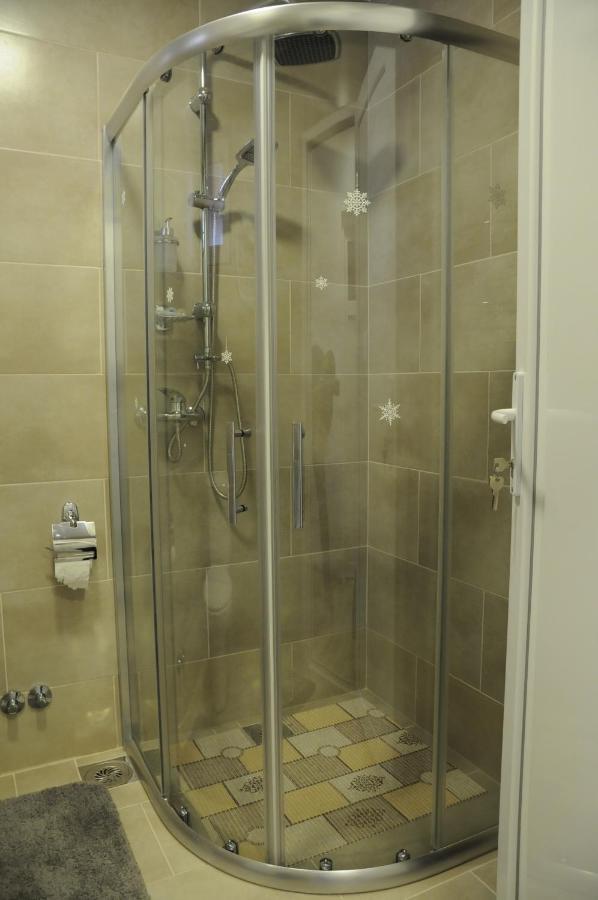 Favorit Apartments Cacak Luaran gambar
