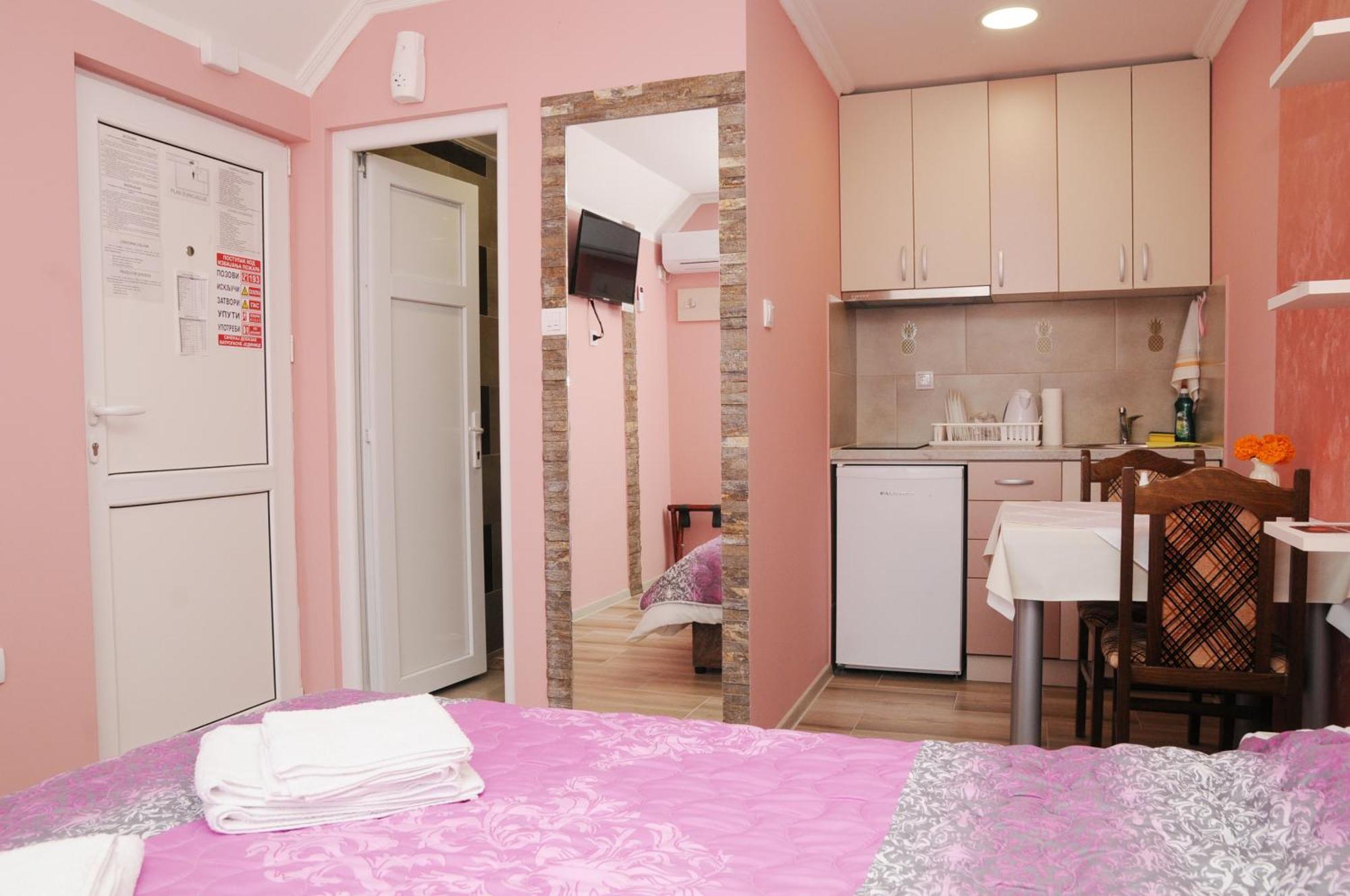 Favorit Apartments Cacak Bilik gambar